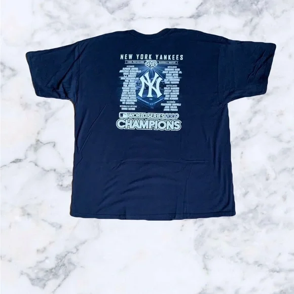New York Yankees Champion T-Shirt - Picture 2 of 6